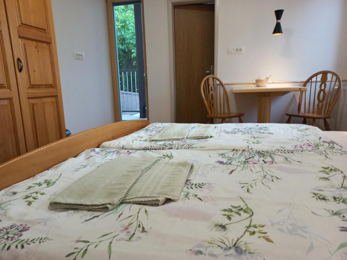 Bed and Breakfast Sobe Levc Мозирє Екстер'єр фото