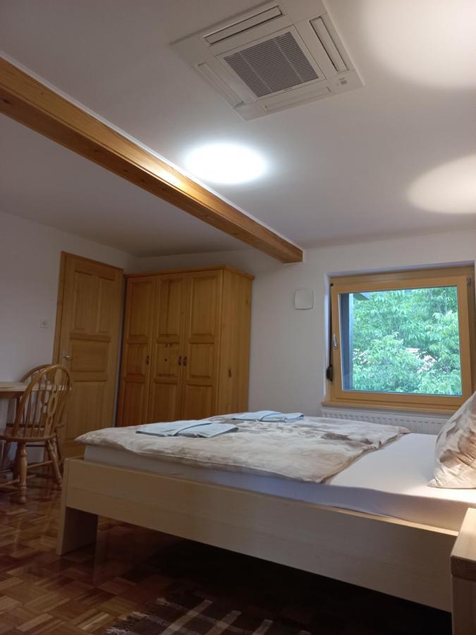 Bed and Breakfast Sobe Levc Мозирє Екстер'єр фото