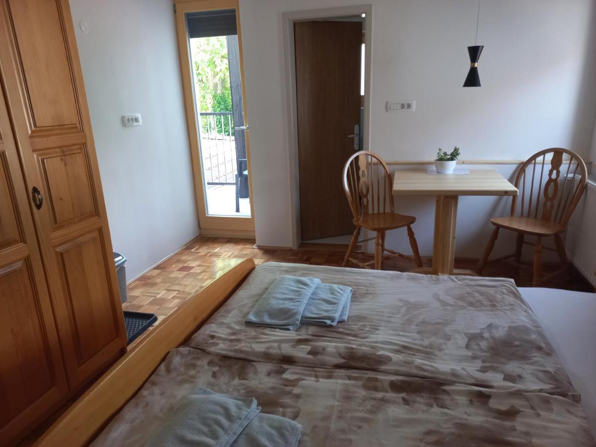 Bed and Breakfast Sobe Levc Мозирє Екстер'єр фото